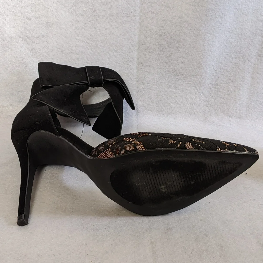 Shoe Dazzle throw cocktail